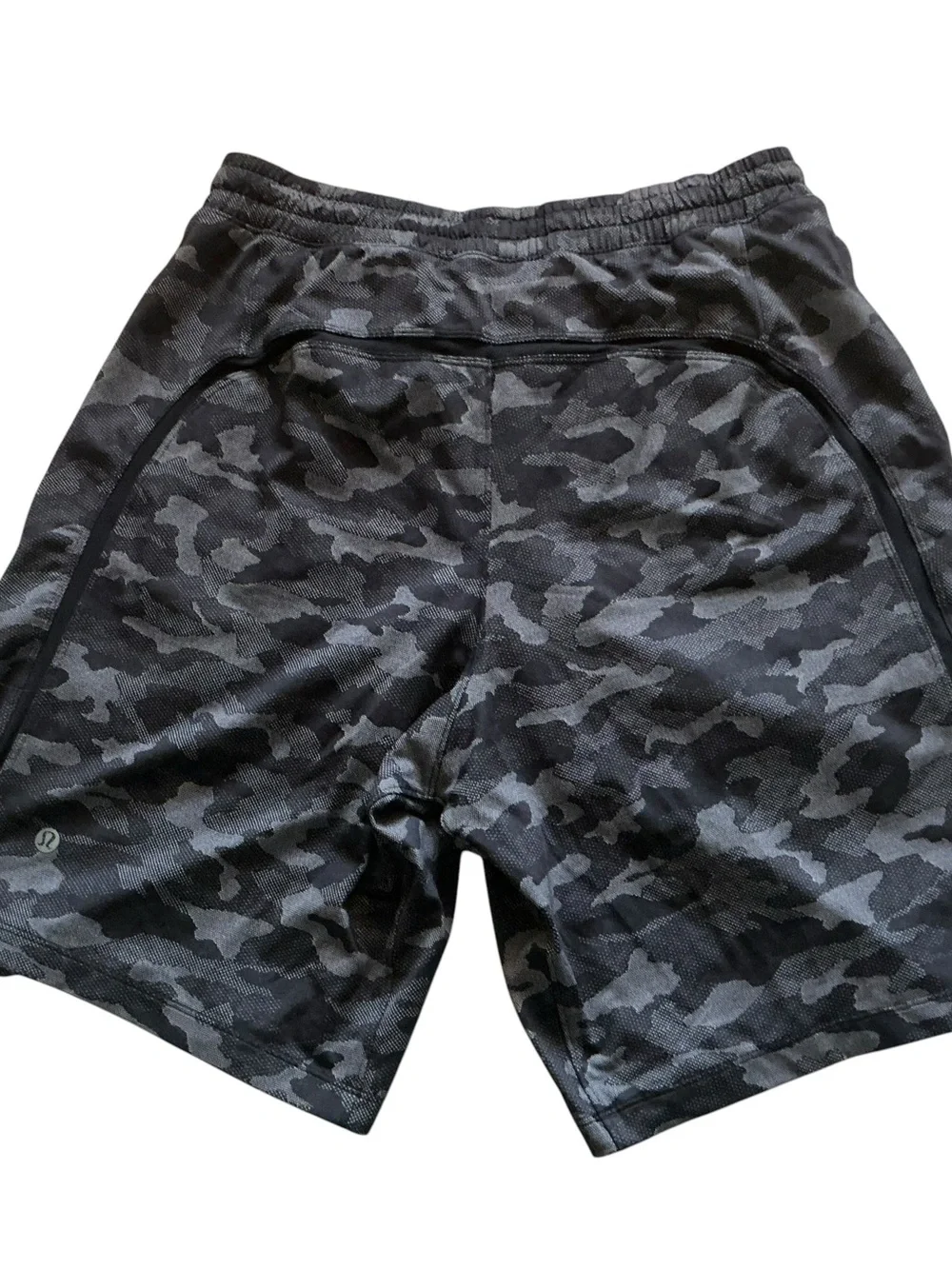 Lululemon Mens pace breaker 9” lined shorts men’s medium variegated mesh camo